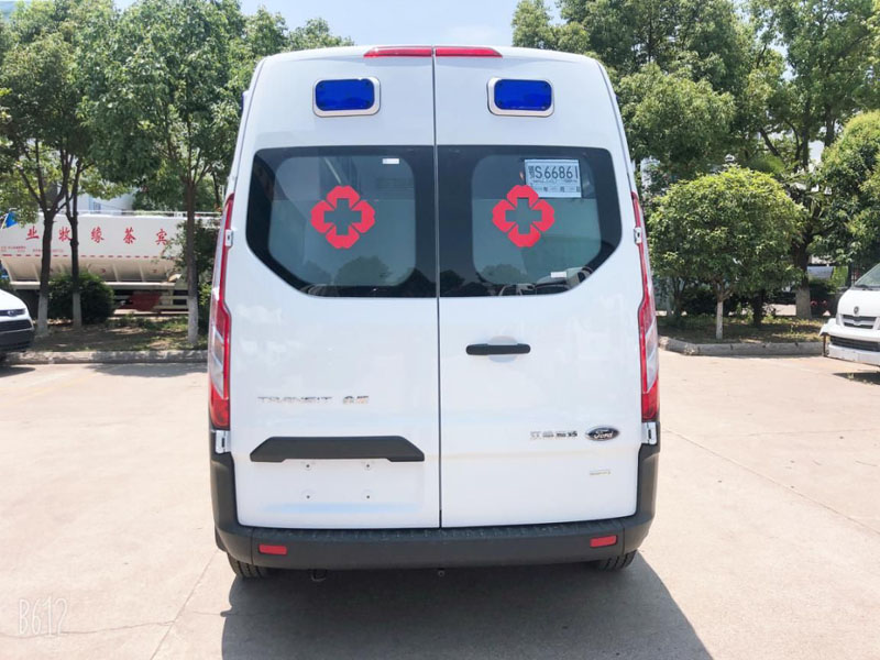 福特V362中轴中顶监护型救护车（汽油）