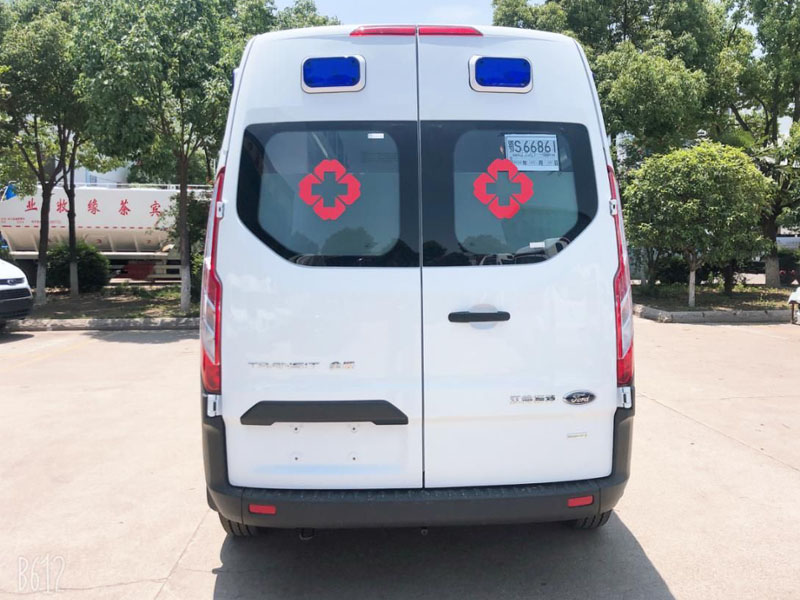 福特V362中轴中顶负压监护型救护车（长排警灯）