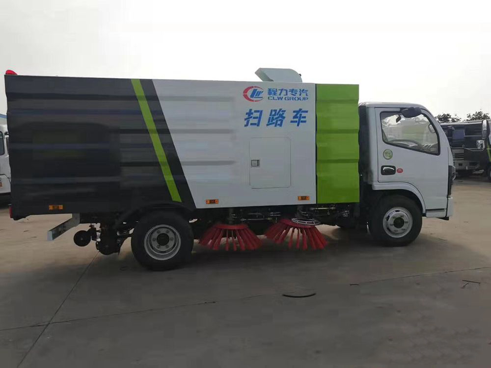 东风D6扫路车1.5立方水/4立方尘