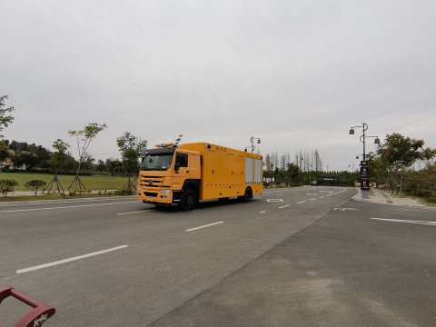 重汽豪沃救险车