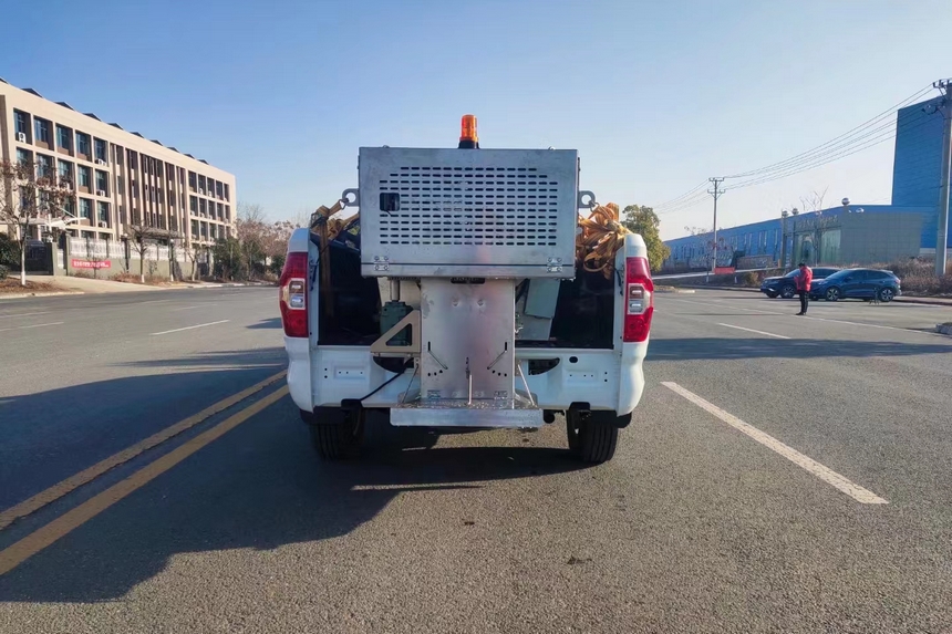 上汽大通皮卡铲雪车