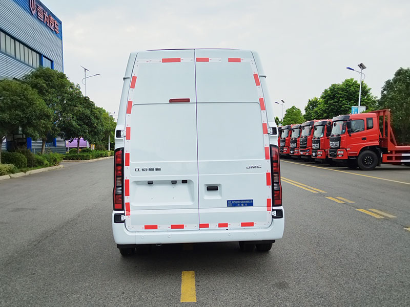 江铃福顺柴油版双轮冷藏车