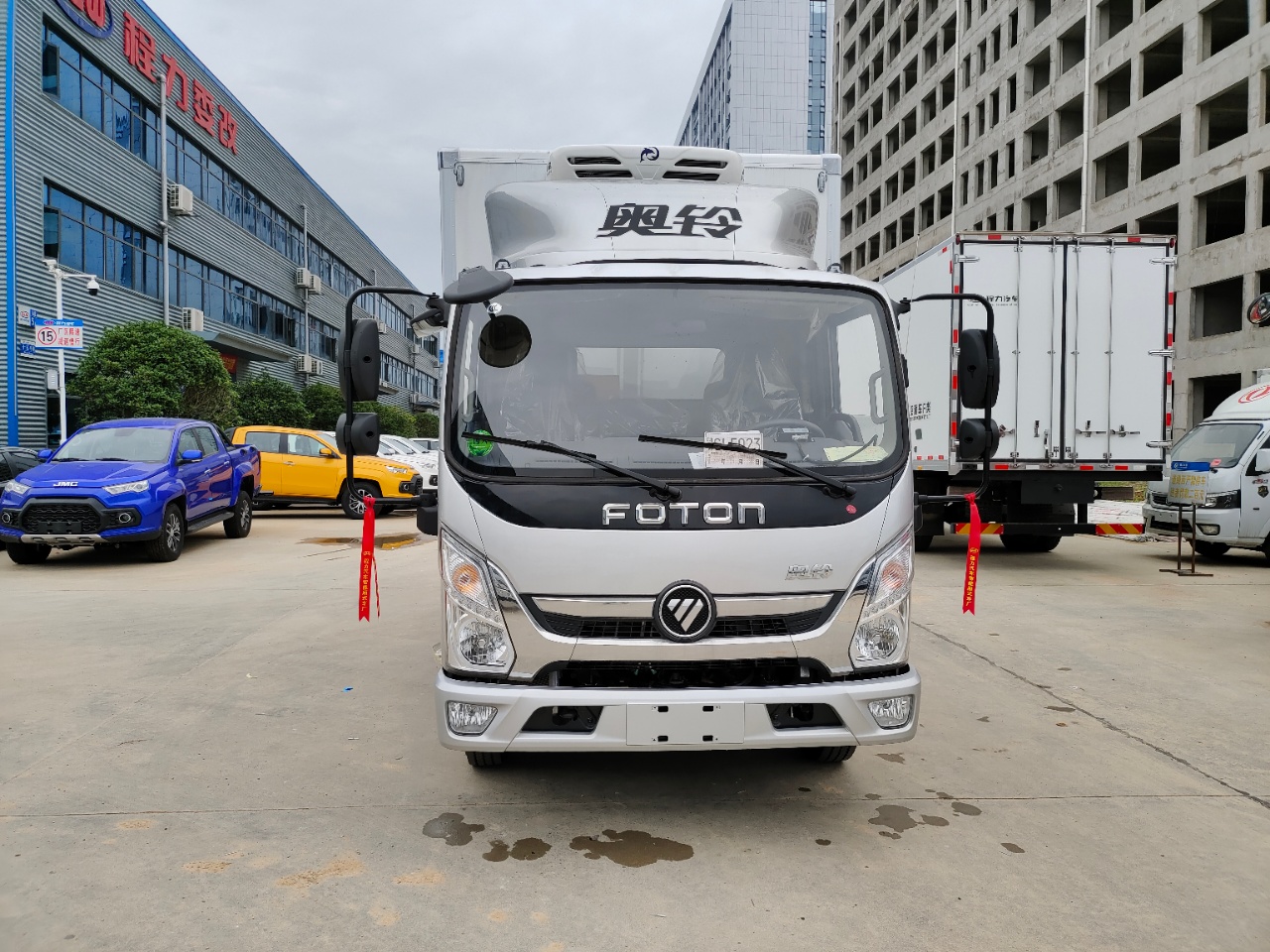 福田奥铃速运排半冷藏车